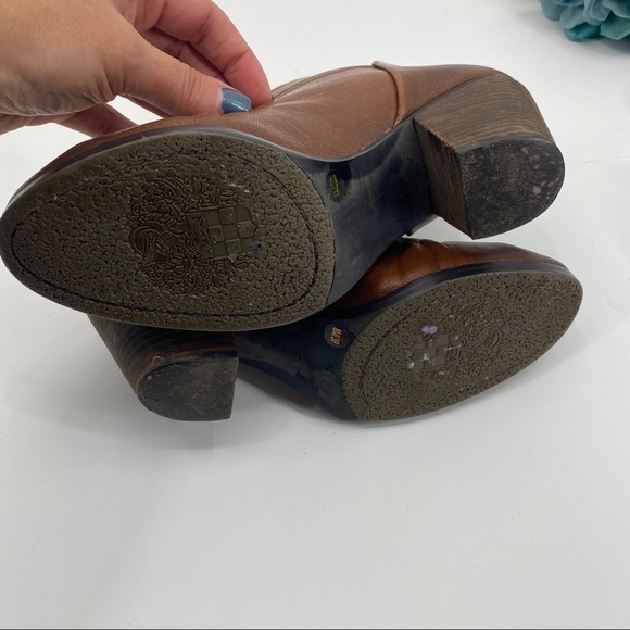 Vince Camuto Hadley brown leather bootie 8 - Picture 8 of 12